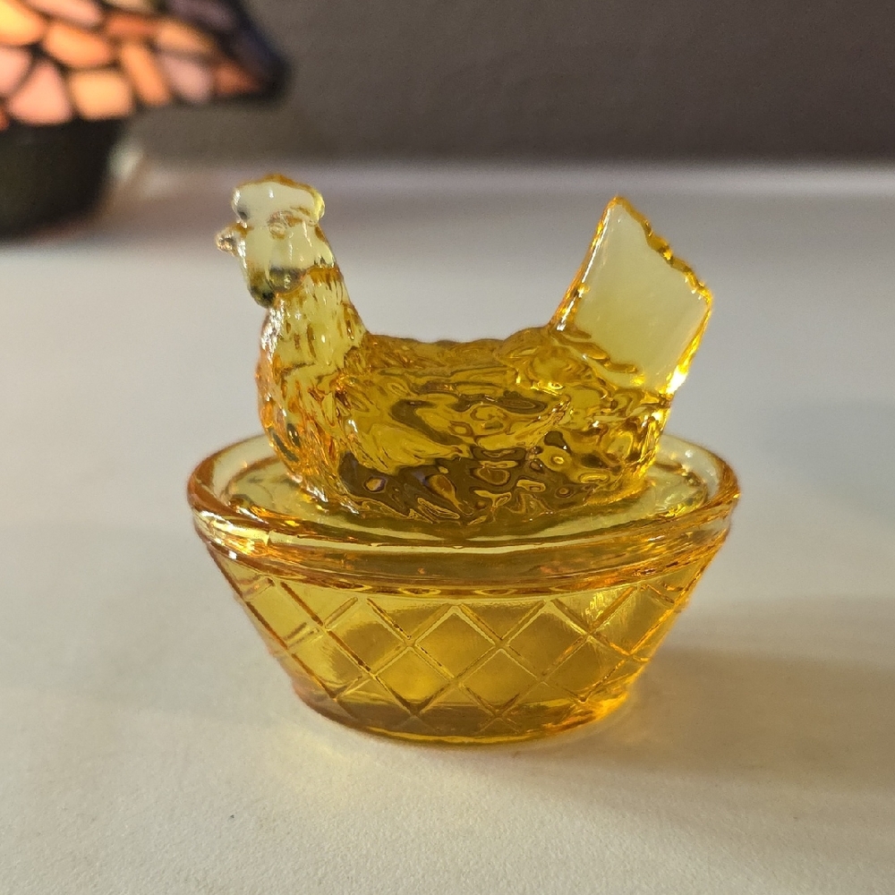 Amber Glass Mini Hen on Nest Dish - Decorative Glass Collectible